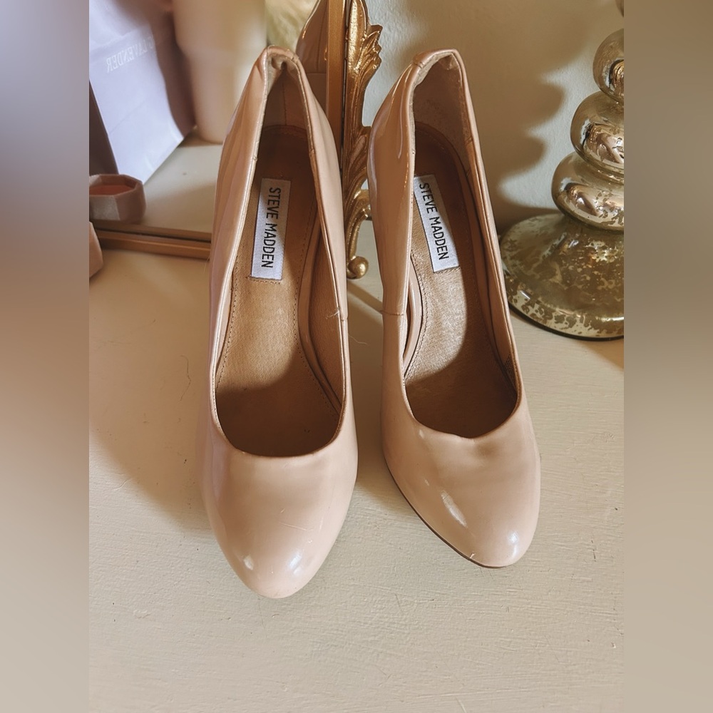 Steve Madden nude pumps
